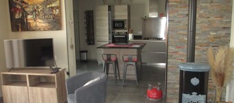 Peaceful property 15 minutes from Lac du Salagou