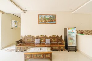 Reception - Komala Homestay by ecommerceloka (Canggu)