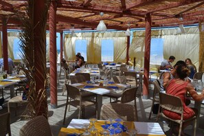 Outdoor dining - Holiday Home in Arborea with Pools & Spa (Arborea)