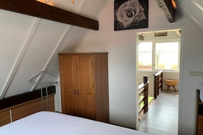 2 chambres, fer et planche à repasser, lit parapluie, Wi-Fi gratuit