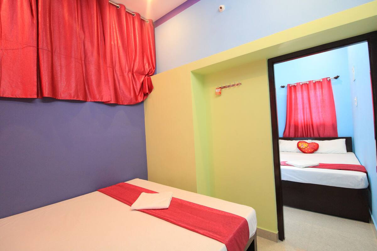 Egyptian cotton sheets, premium bedding, free WiFi, bed sheets