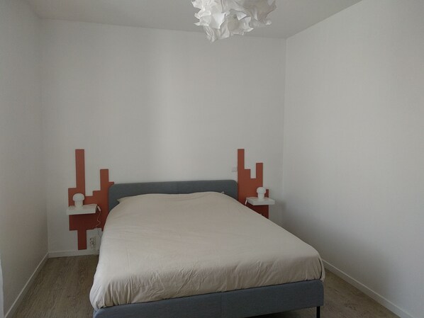 1 bedroom, desk, iron/ironing board, free WiFi