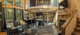 Cozy Modern Farmhouse Hot Tub, Firepit, Game Table