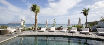 Wonderfully located beachfront house consisting of 7 bedrooms