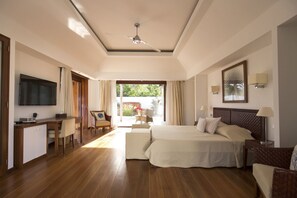 7 chambres, fer et planche à repasser, Wi-Fi, draps fournis