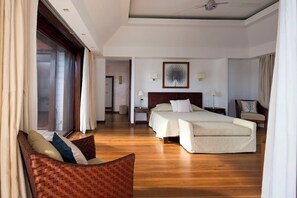 7 habitaciones, tabla de planchar con plancha, wifi y ropa de cama 