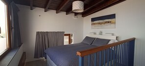 1 slaapkamer, een strijkplank/strijkijzer, gratis wifi, beddengoed