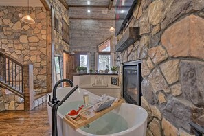 Articles de toilette gratuits, sèche-cheveux, serviettes fournies