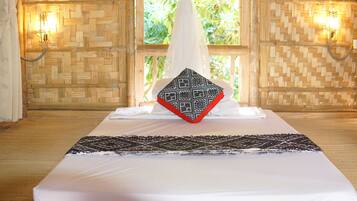 Laptop workspace, free WiFi