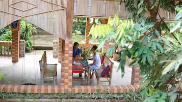 Quầy tiếp tân
