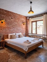 Habitación tradicional con 1 cama doble o 2 individuales | Wifi gratis y ropa de cama