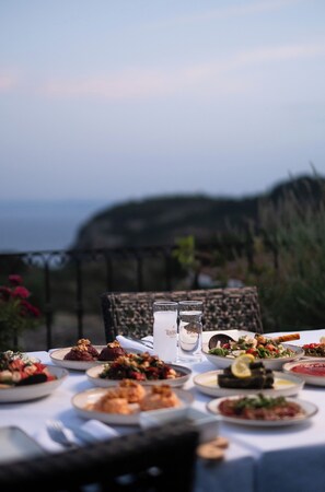 Restaurant - Arıklı Han Kazdağları (Ayvacik)