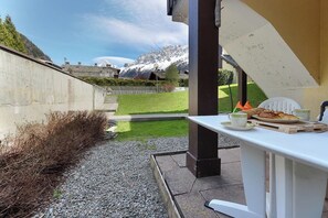 تناول الطعام بالخارج