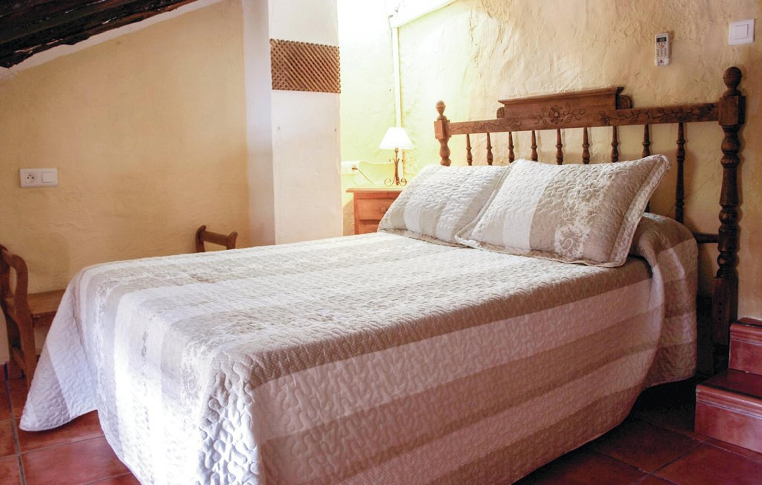 3 slaapkamers, een strijkplank/strijkijzer, gratis wifi, beddengoed