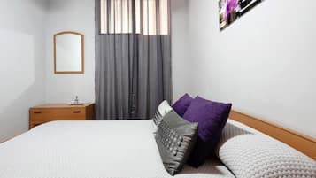 2 bedrooms, iron/ironing board, free WiFi, bed sheets