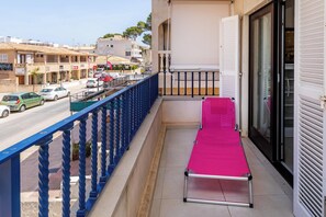 Property grounds - Apartment 'Gala' close to the Beach with Balcony & Wi-Fi (Cala Ratjada)