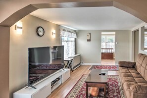 TV, DVD player, offices - Historic Meredith Home: Walk to Town Center! (Meredith)