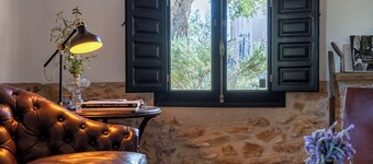 Villa 'Casa en Olivera' 3km from the Coast with Private Pool & Wi-Fi