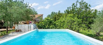 Villa 'Casa en Olivera' 3km from the Coast with Private Pool & Wi-Fi