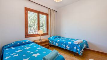 3 Schlafzimmer, Bügeleisen/Bügelbrett, WLAN, Bettwäsche