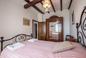 2 chambres, fer et planche à repasser, Wi-Fi gratuit, draps fournis