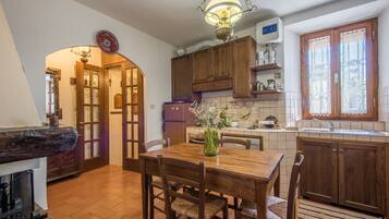 Réfrigérateur, four, plaque de cuisson, lave-vaisselle