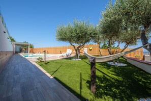 Pool - Holiday Apartment "Puro Relax" with Sea View, Private Pool and Wi-Fi (Capo D'Orlando)