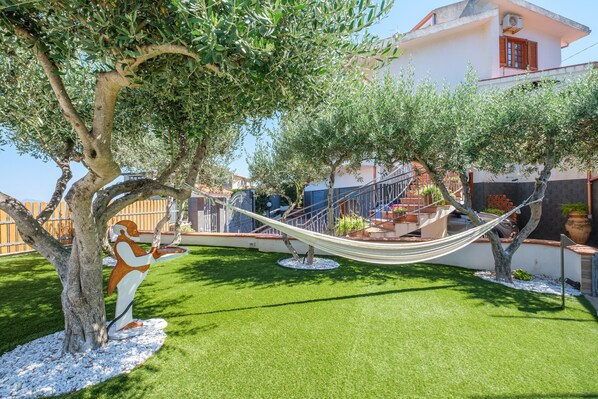 Property grounds - Holiday Apartment "Puro Relax" with Sea View, Private Pool and Wi-Fi (Capo D'Orlando)