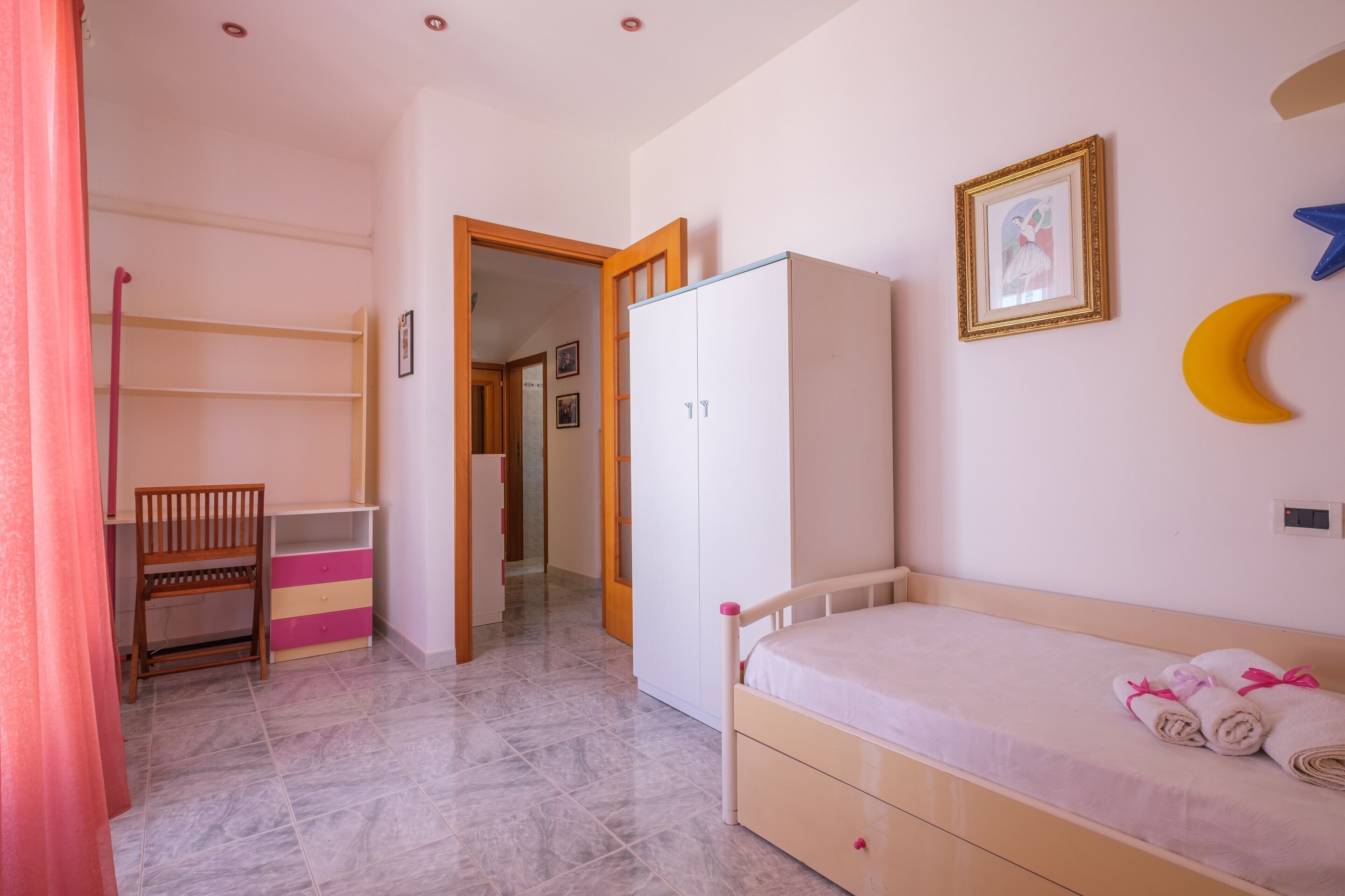 2 makuuhuonetta, ilmainen Wi-Fi, vuodevaatteet