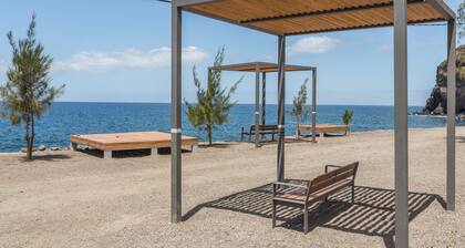 Vacation Home 'Casa Costera Playa de Tasarte' with Sea View, Terrace & Wi-Fi
