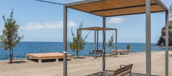Vacation Home 'Casa Costera Playa de Tasarte' with Sea View, Terrace & Wi-Fi