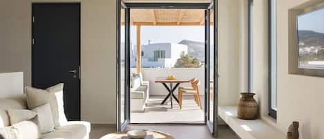 House of Light with Plunge Pool