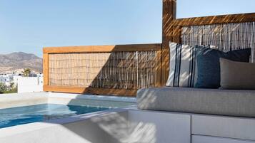 Phos Suite with Plunge Pool | Teras/patio