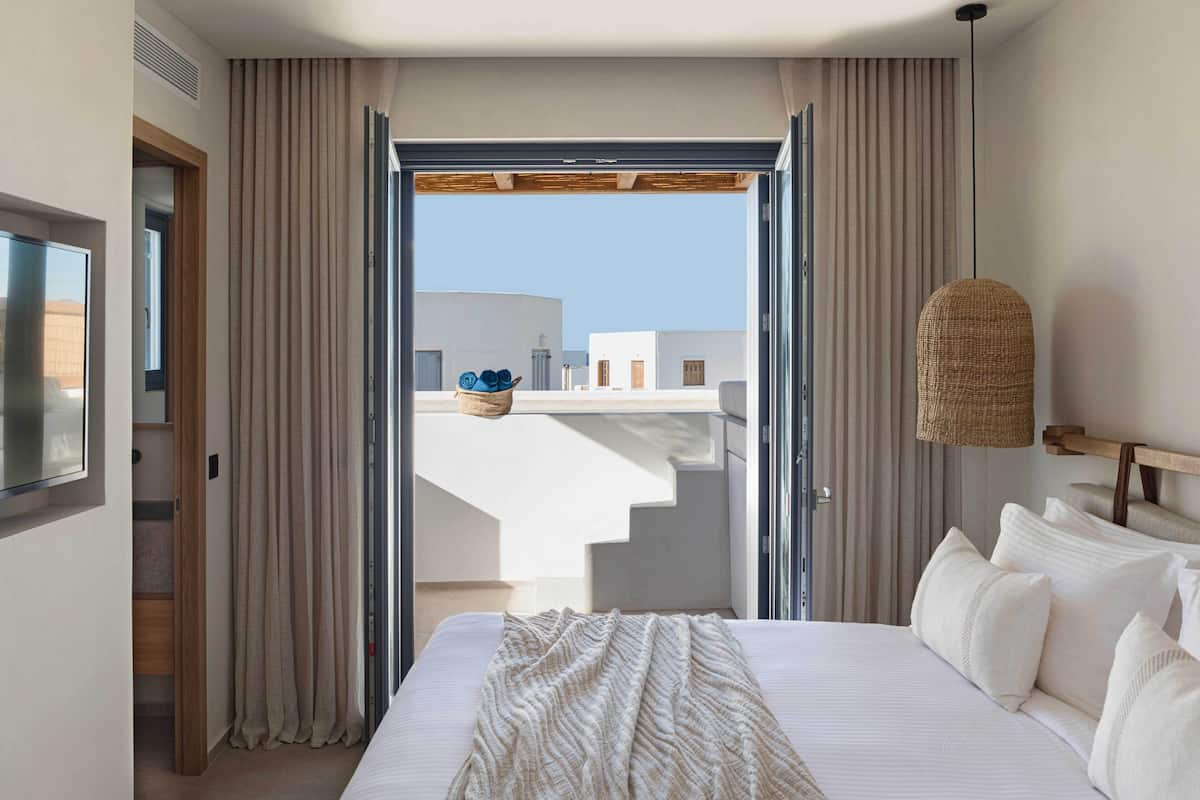 Phos Suite with Plunge Pool | Premium bedding, pillow-top beds, in-room safe, blackout curtains