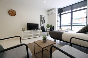 Iron/ironing board, WiFi, bed sheets - La Latina studio in the heart of Madrid (Madrid)