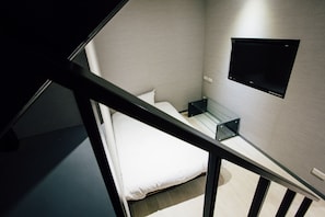 Desk, laptop workspace, free WiFi, bed sheets