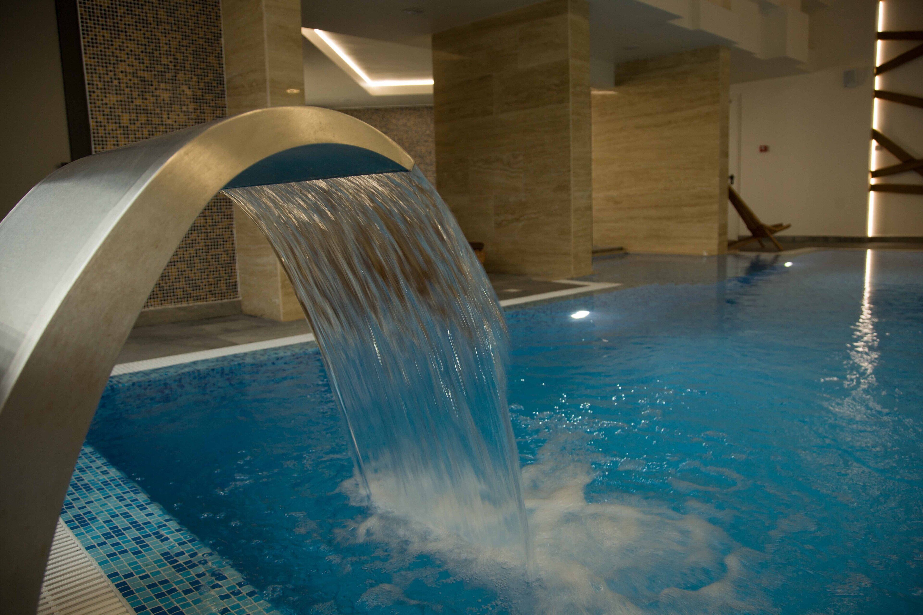 Sauna, hot tub, steam room, hot springs/mineral springs, mud baths
