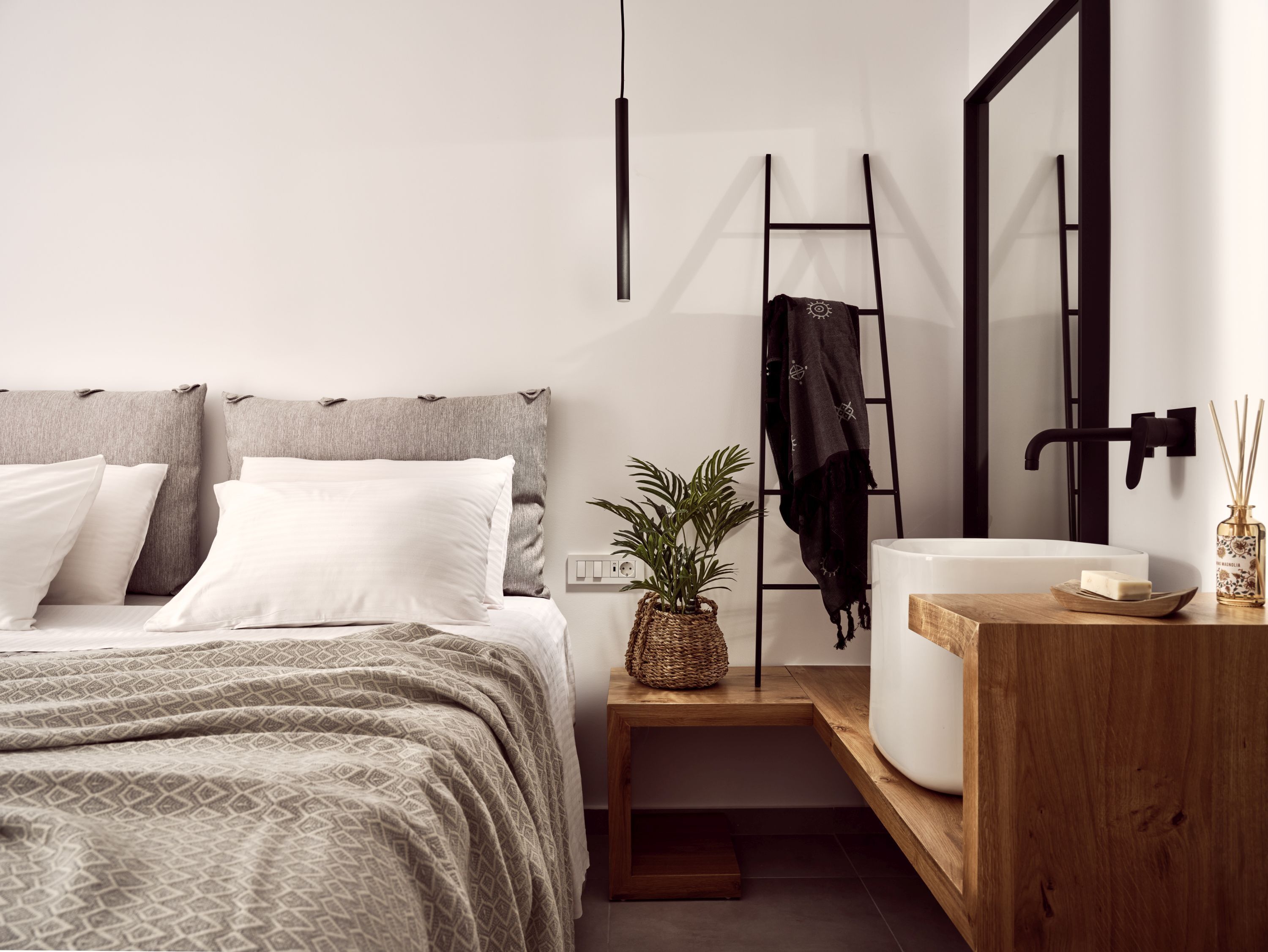 Comfort Triple Room | Iron/ironing board, free WiFi, bed sheets