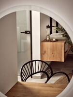 舒适三人房 | 熨斗/熨衣板、免费 WiFi、床单