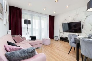 TV - Tarasy Bałtyku 31 Gdańsk | Premium Apartment with Sauna & Parking (Gdańsk)
