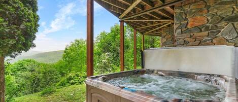 Tina de hidromasaje al aire libre