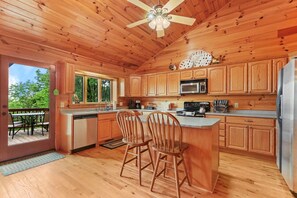 Kühlschrank, Mikrowelle, Geschirrspüler