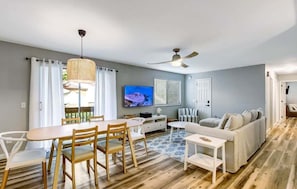 TV - Ace the Vacation: Pool, Tennis, Walk to Beach! (Fernandina Beach)