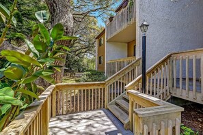 Property grounds - Ace the Vacation: Pool, Tennis, Walk to Beach! (Fernandina Beach)