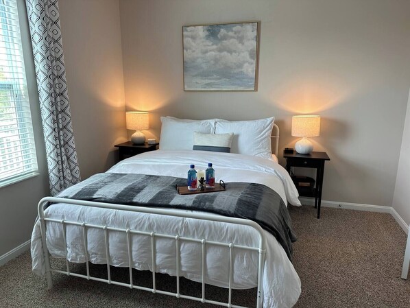 2 habitaciones, escritorio, tabla de planchar con plancha y wifi gratis