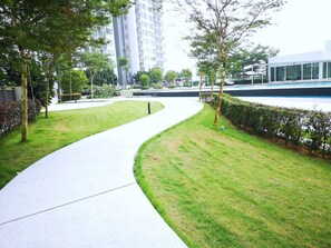 Property grounds - Situated at heart of Johor Bahru, easy excess to city central and CIQ (Johor Bahru)