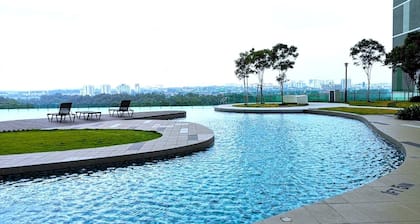 Situated at heart of Johor Bahru, easy excess to city central and CIQ