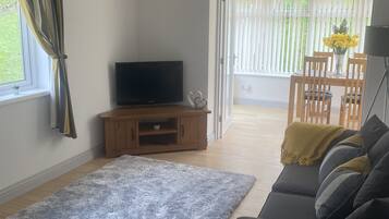 Nhà, 2 giường cỡ queen | Phòng khách