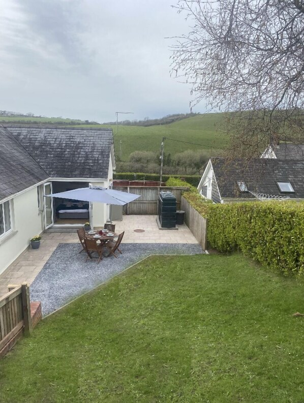 House, 2 Queen Beds | Property grounds