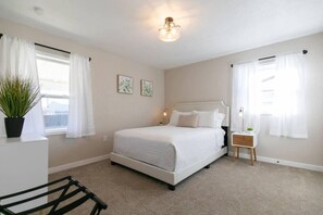 4 bedrooms, desk, iron/ironing board, WiFi